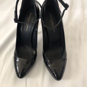 DONNA KARAN NEW YORK STILETTO STRAPPED PUMP